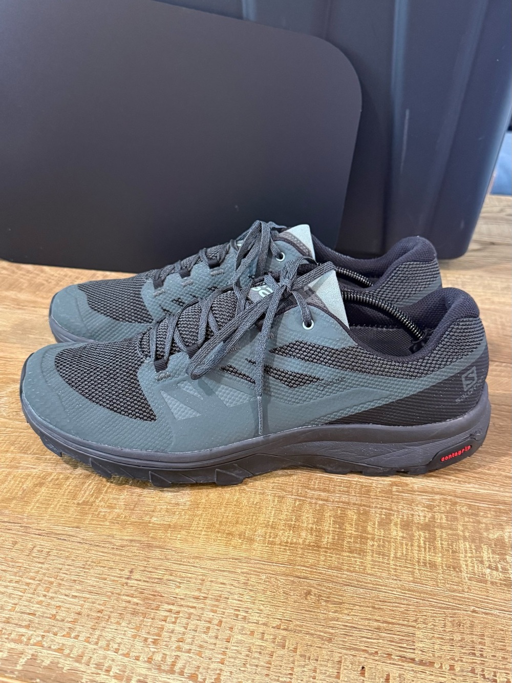 Salomon | Outline GTX Low Hiking/Trail Shoes | Size 12.5